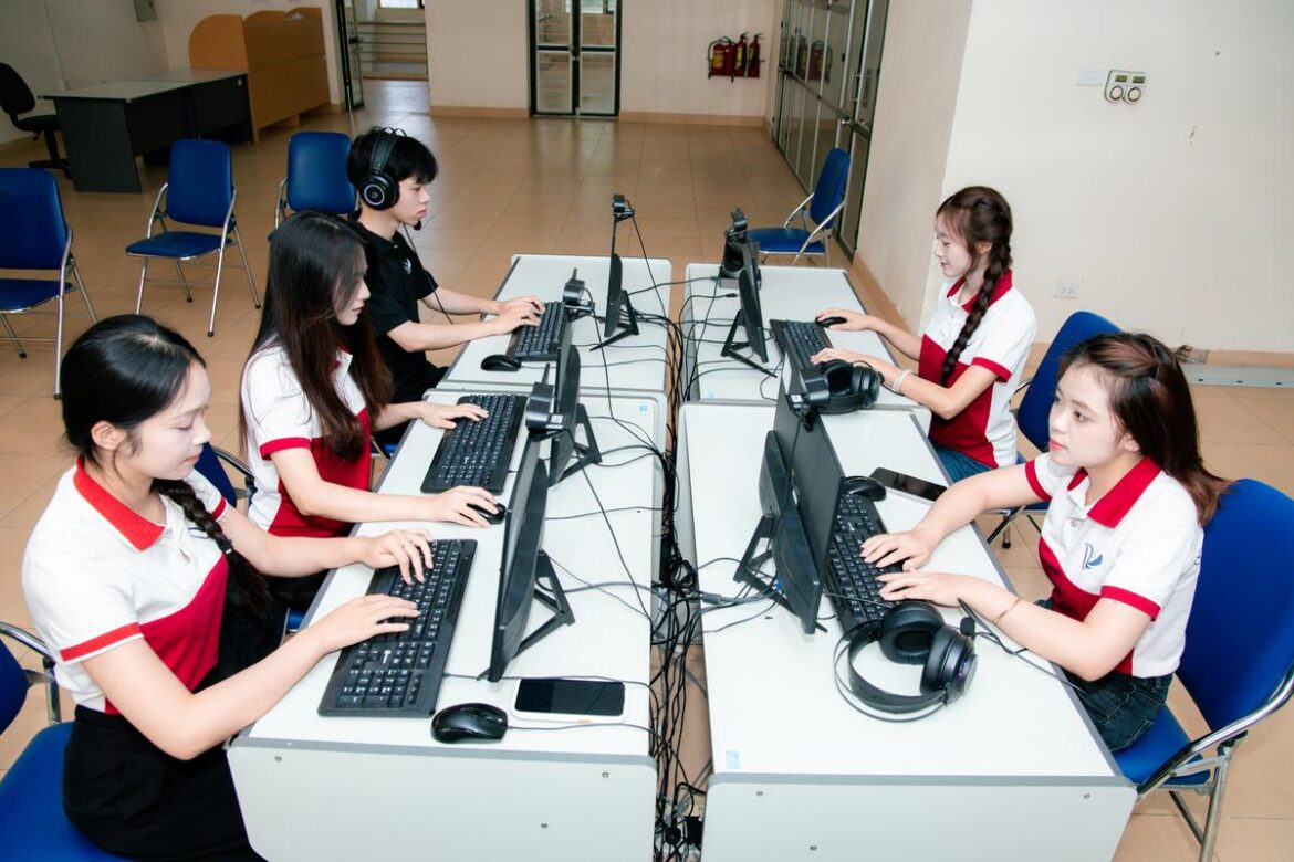 Thông báo điểm trúng tuyển các ngành đào tạo đại học hình thức vừa làm vừa học đợt 3 năm 2026