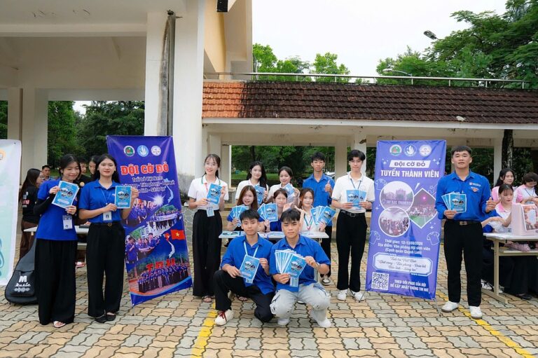 Rộn ràng ngày hội đón tân sinh viên K67 của Trường Đại học Tây Bắc