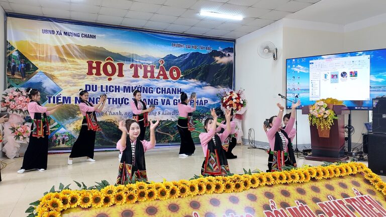Trường Đại học Tây Bắc đồng hành cùng xã Mường Chanh tổ chức Hội thảo khoa học “Du lịch Mường Chanh: Tiềm năng, thực trạng và giải pháp”