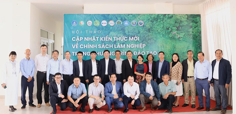 Trường Đại học Tây Bắc tham dự hội thảo “Cập nhật kiến thức mới về chính sách Lâm nghiệp trong chương trình đào tạo”