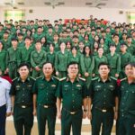 Vụ trưởng Vụ Giáo dục Quốc phòng và An ninh cùng Giám đốc Học viện Biên phòng thăm, nói chuyện với sinh viên Trường Đại học Tây Bắc