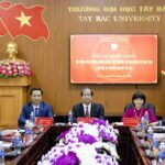 Bộ trưởng Nguyễn Kim Sơn làm việc với Trường Đại học Tây Bắc