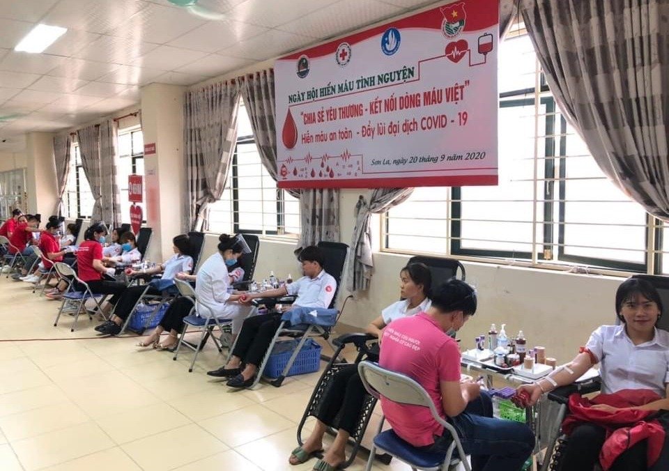 Ngày hội hiến máu tình nguyện “Chia sẻ yêu thương - Kết nối dòng máu Việt” tại Trường Đại học Tây Bắc