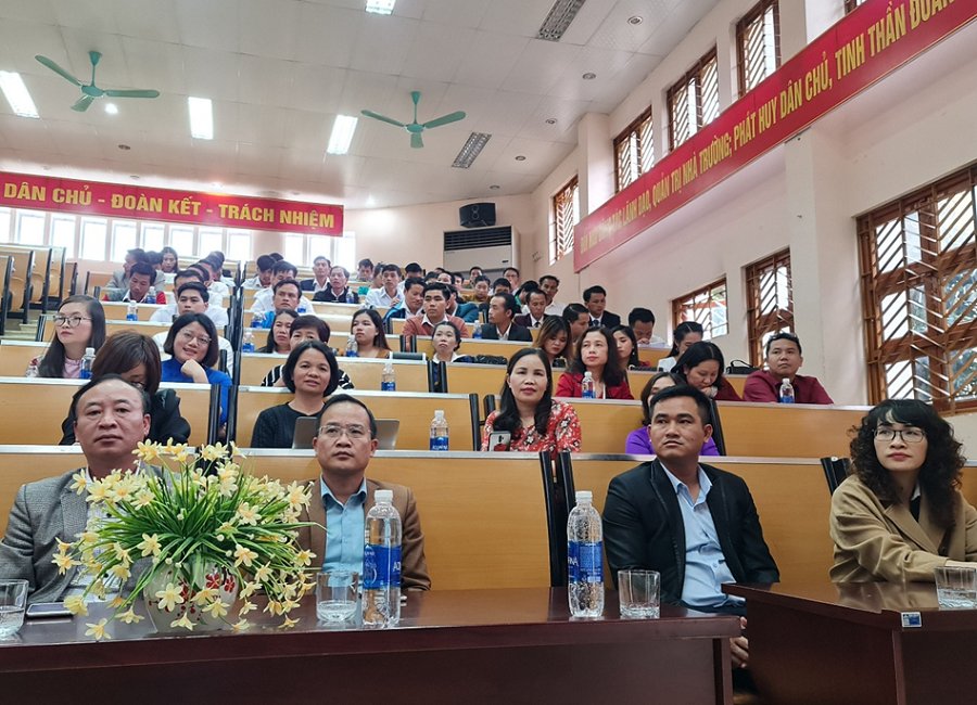 Lễ Bế giảng khóa đào tạo tiếng Việt và cấp giấy chứng nhận năng lực sử dụng tiếng Việt cho lưu học sinh Lào năm 2019