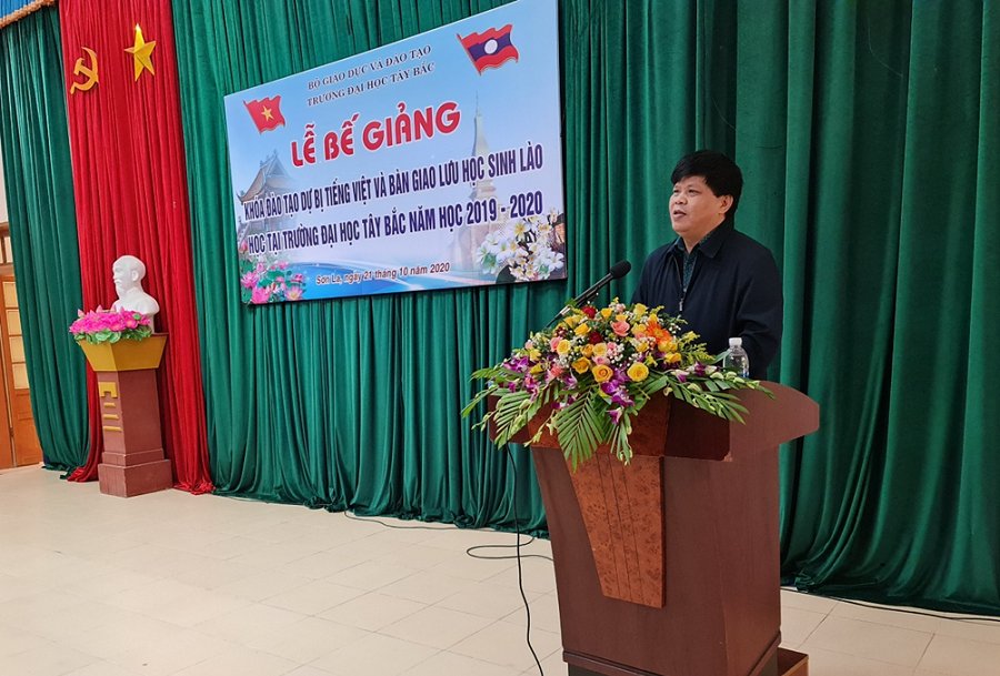 Lễ Bế giảng khóa đào tạo tiếng Việt và cấp giấy chứng nhận năng lực sử dụng tiếng Việt cho lưu học sinh Lào năm 2019
