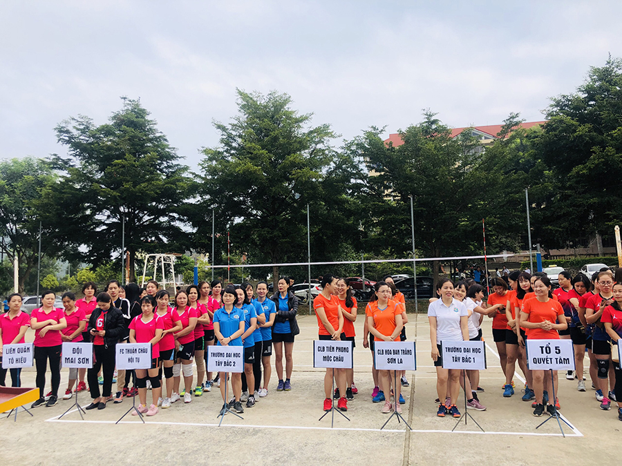 Sôi nổi Giải bóng chuyền hơi nữ mở rộng chào mừng kỷ niệm 60 năm  ngày thành lập Trường Đại học Tây Bắc (1960-2020)