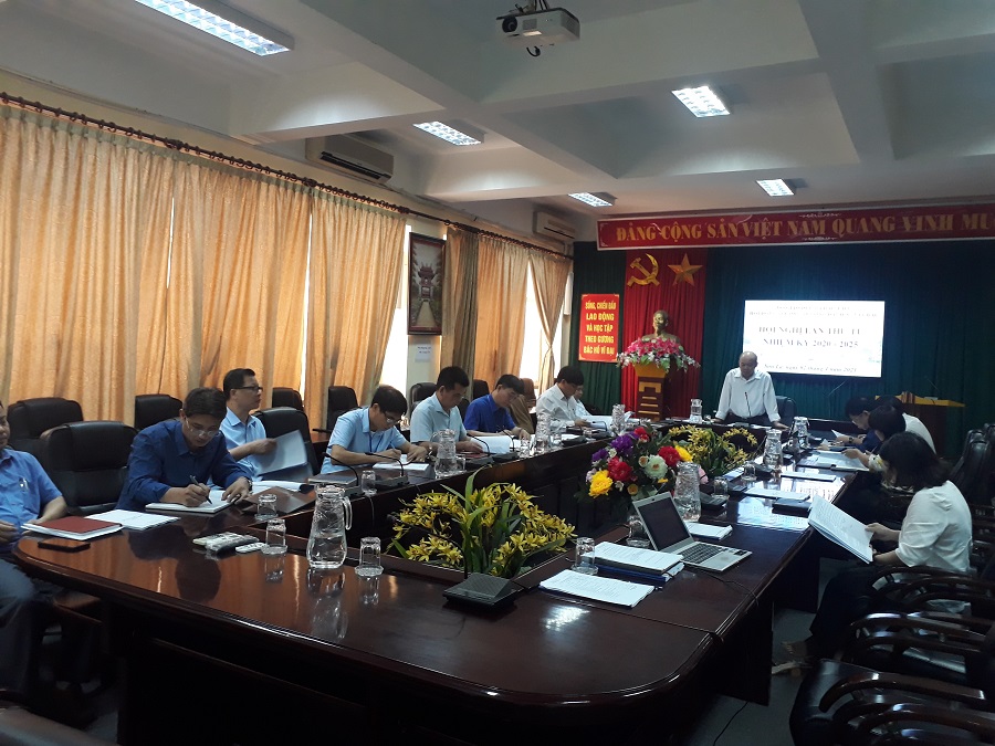 Hội nghị lần thứ 4 của Hội đồng trường