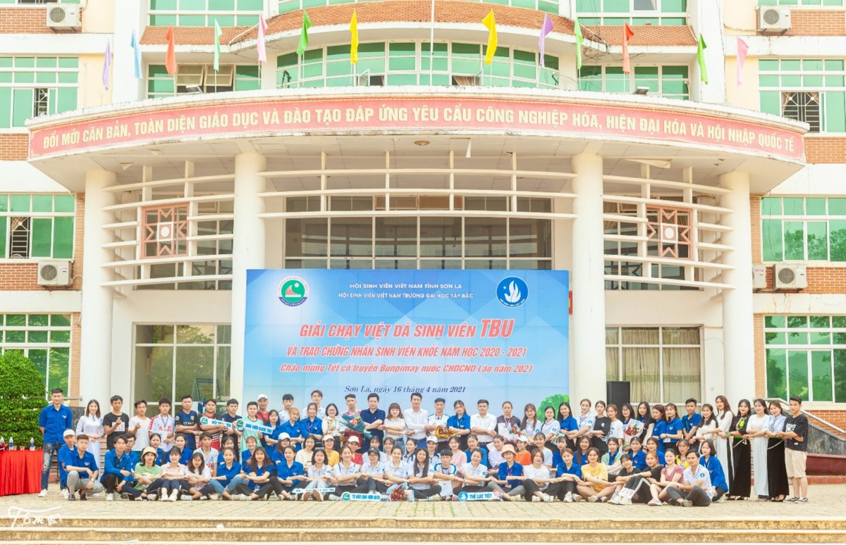 Hội Sinh viên tổ chức Giải chạy việt dã sinh viên TBU và trao chứng nhận “Sinh viên khỏe” năm học 2020 – 2021
