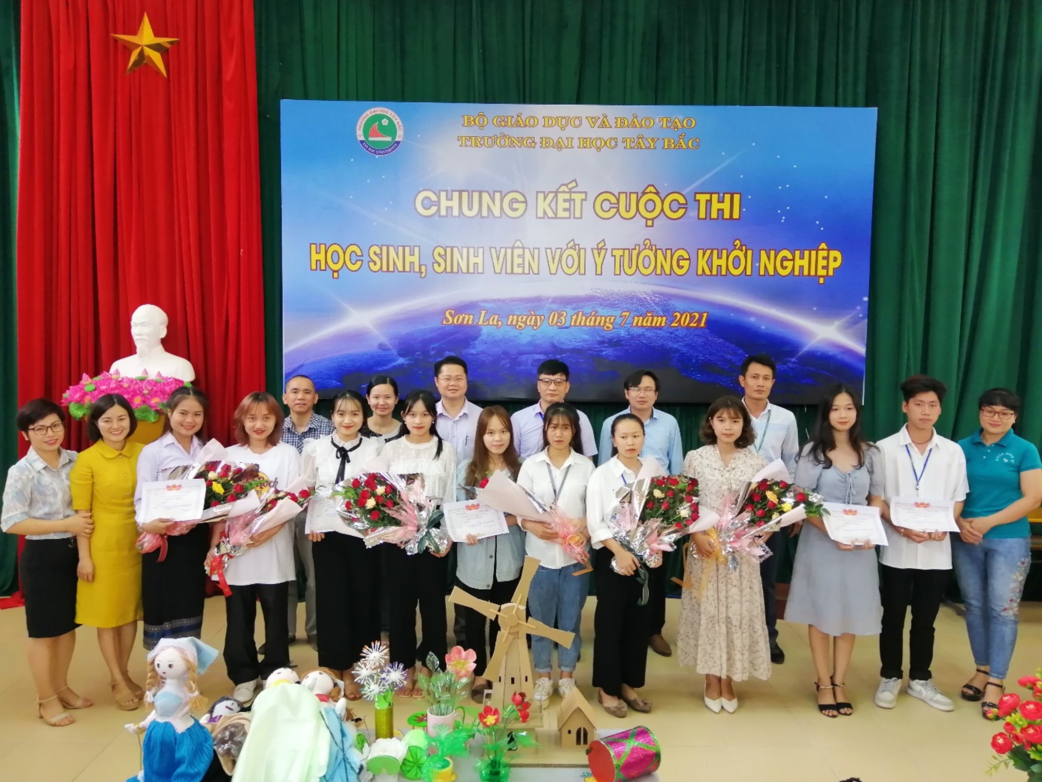 Chung kết cuộc thi học sinh, sinh viên với ý tưởng khởi nghiệp năm 2021 tại Trường Đại học Tây Bắc