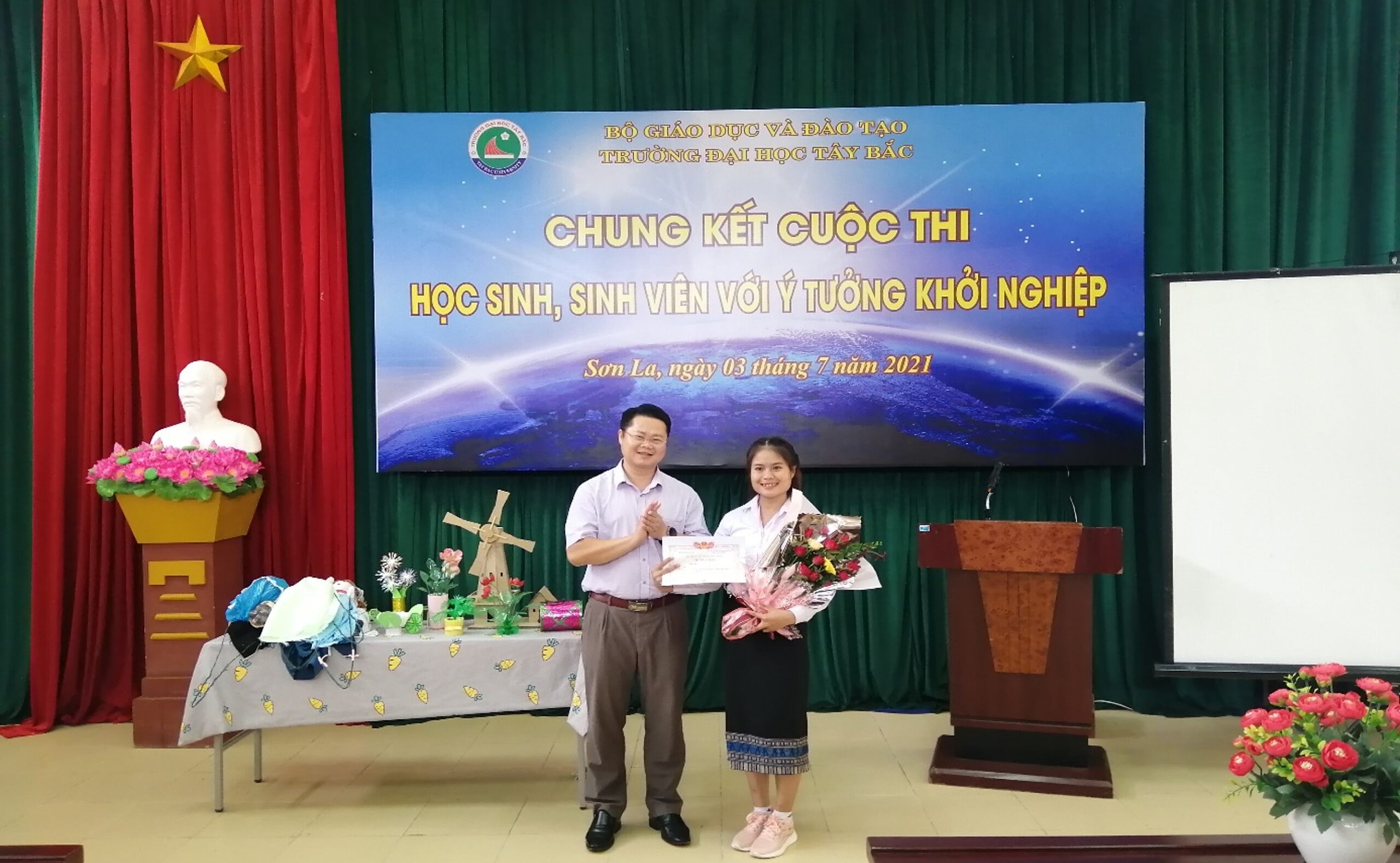 Chung kết cuộc thi học sinh, sinh viên với ý tưởng khởi nghiệp năm 2021 tại Trường Đại học Tây Bắc