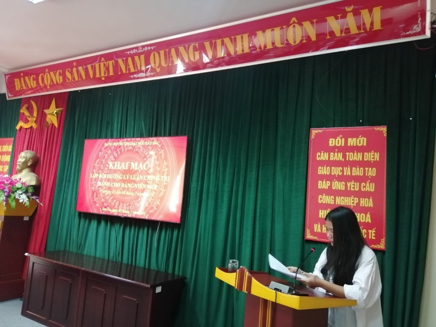 Khai mạc lớp bồi dưỡng lý luận chính trị dành cho đảng viên mới năm 2021 tại Trường Đại học Tây Bắc