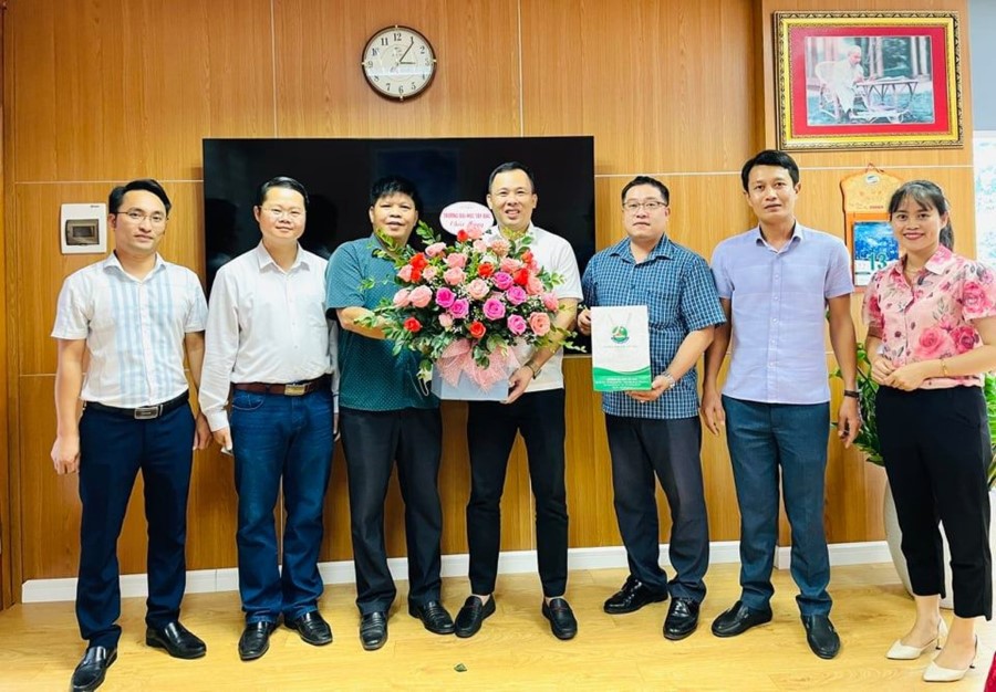 Trường Đại học Tây Bắc chúc mừng các tổ chức, doanh nghiệp nhân ngày doanh nhân Việt Nam