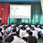 Khoa Khoa học Xã hội thực hiện chương trình trao đổi chuyên môn và tư vấn tuyển sinh tại Trường THPT Bắc Yên