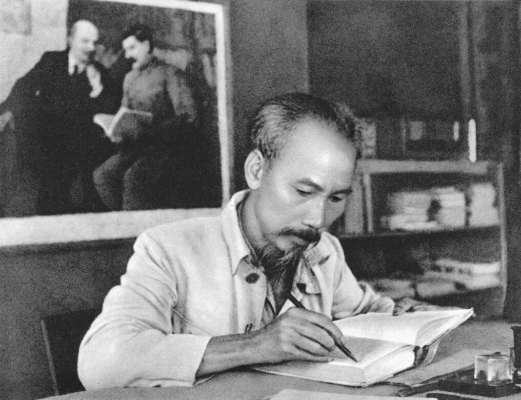 Quan điểm của chủ tịch Hồ Chí Minh về “học đi đôi với hành”