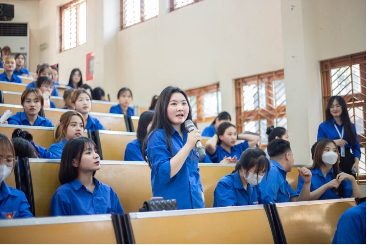 Đoàn Thanh niên – Hội Sinh viên Trường Đại học Tây Bắc tổ chức Diễn đàn sinh viên nghiên cứu khoa học với chủ đề “Thúc đẩy nghiên cứu khoa học của sinh viên trong bối cảnh chuyển đổi số”