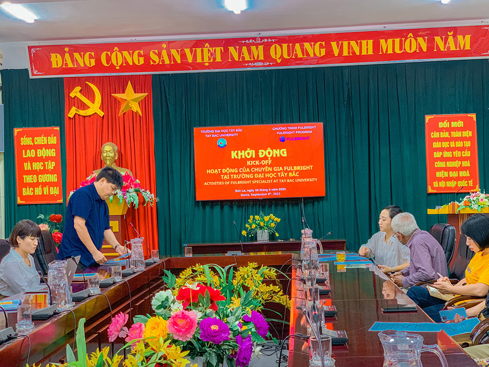 Trường Đại học Tây Bắc tiếp đón và làm việc với Chuyên gia Fulbright về lĩnh vực Công nghệ thông tin