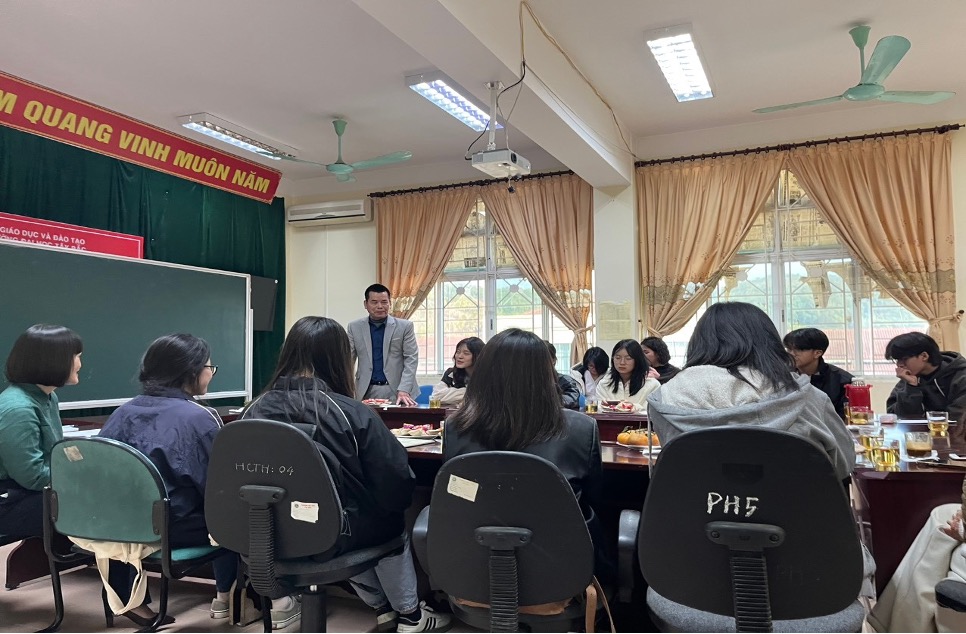 Seminar “Sự chế định của ngôn ngữ đối với văn chương”