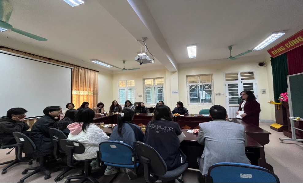Seminar “Sự chế định của ngôn ngữ đối với văn chương”