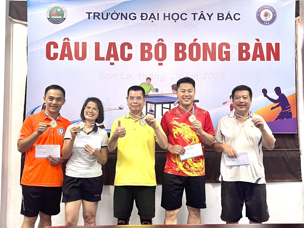 Công đoàn Trường Đại học Tây Bắc tổ chức Giải Bóng bàn chào năm mới Giáp Thìn 2024