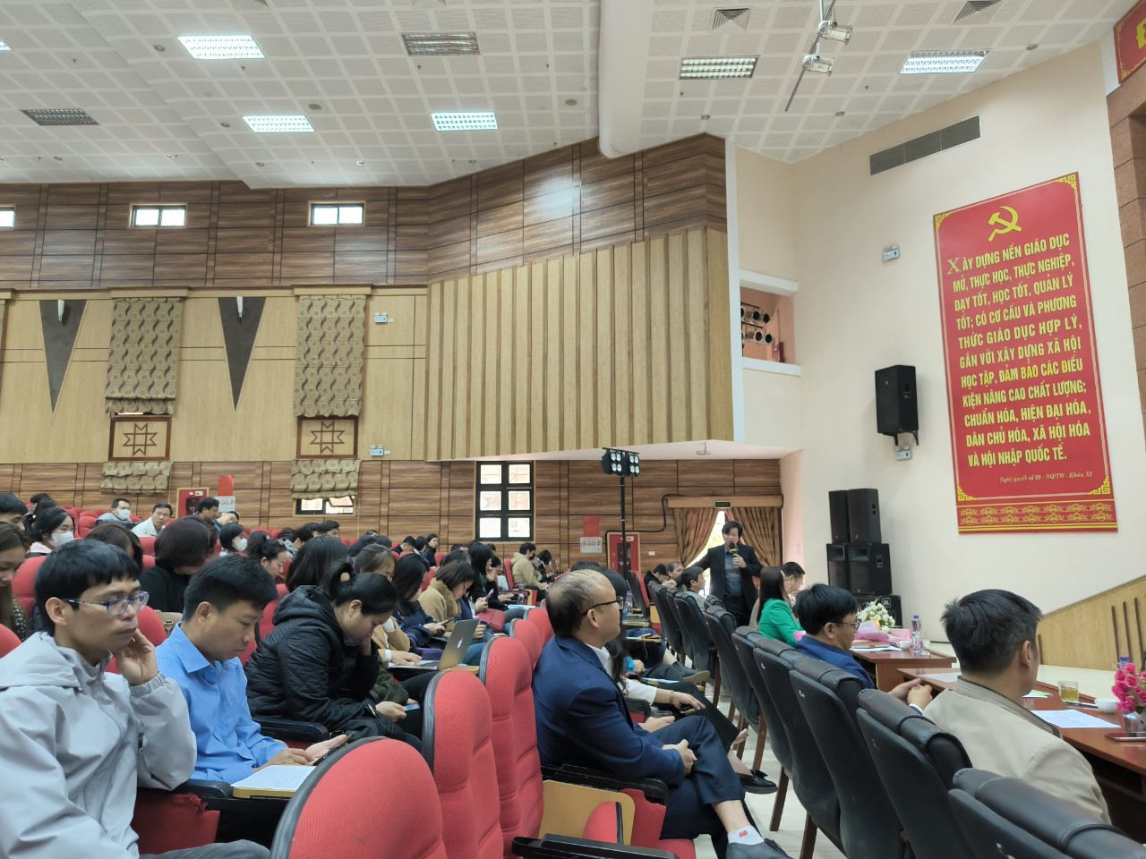 Trường Đại học Tây Bắc tổ chức Hội nghị gặp gỡ, đối thoại giữa Hiệu trưởng với sinh viên năm học 2023 - 2024