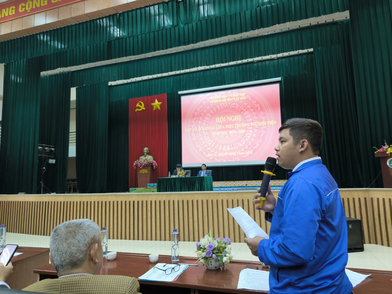 Trường Đại học Tây Bắc tổ chức Hội nghị gặp gỡ, đối thoại giữa Hiệu trưởng với sinh viên năm học 2023 - 2024