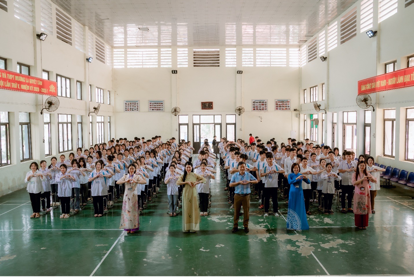 Đoàn công tác số 1 Trường Đại học Tây Bắc tổ chức Chương trình tư vấn, hướng nghiệp cho học sinh THPT trên địa bàn tỉnh Sơn La năm 2024