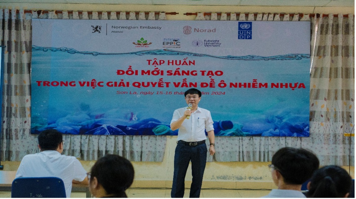 Chương trình tập huấn “Đổi mới sáng tạo trong giải quyết ô nhiễm nhựa” tại Trường Đại học Tây Bắc
