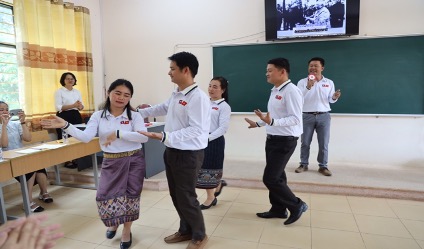 Ngoại khóa “Tiếng Việt và giao lưu văn hóa Việt Nam - Lào” dành cho lưu học sinh hệ Dự bị tiếng Việt năm học 2023-2024                                                       Người viết: TS. Trần Thị Lan Anh Thực hiện Kế hoạch năm học 2023-2024 của Khoa Kho