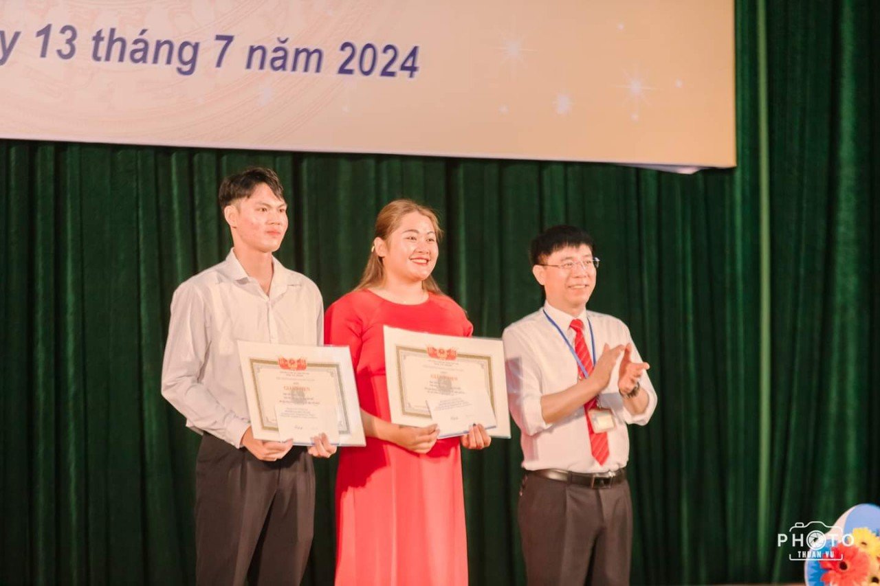Trường Đại học Tây Bắc tổ chức Lễ Bế giảng và trao bằng cử nhân năm học 2023 - 2024