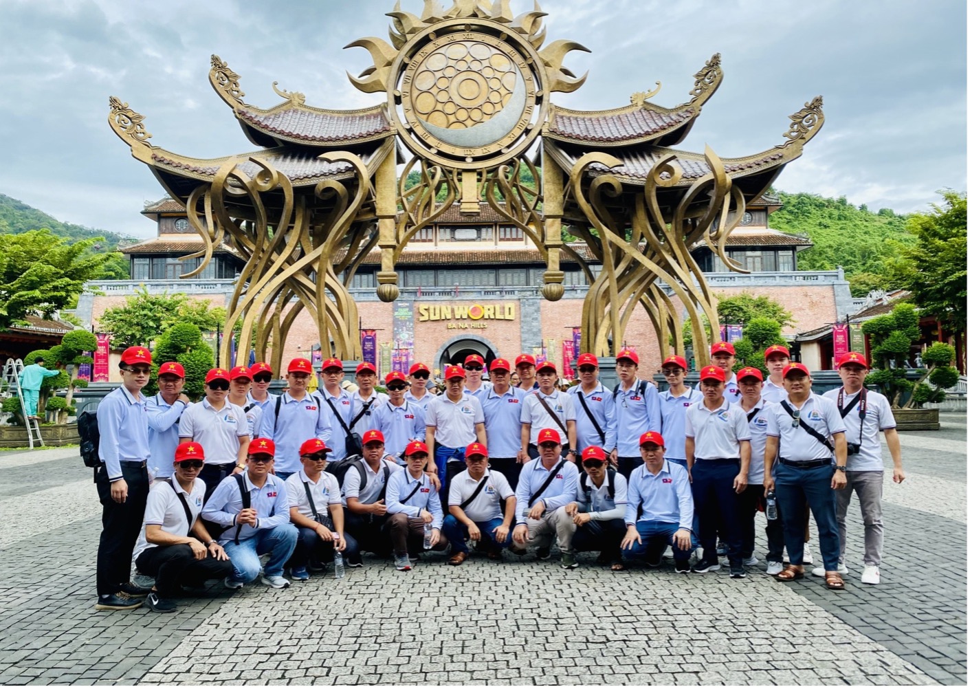 Lưu học sinh các lớp dự bị tiếng Việt tham quan thực tế học tập