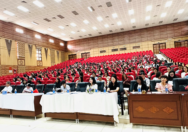 Công đoàn Trường Đại học Tây Bắc tổ chức Chương trình nói chuyện chuyên đề, tư vấn và khám sức khỏe miễn phí cho cán bộ, nhà giáo, người lao động