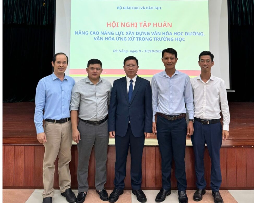 Trường Đại học Tây Bắc tham gia Hội nghị tập huấn công tác xây dựng văn hóa học đường và giáo dục đạo đức, lối sống cho học sinh sinh viên
