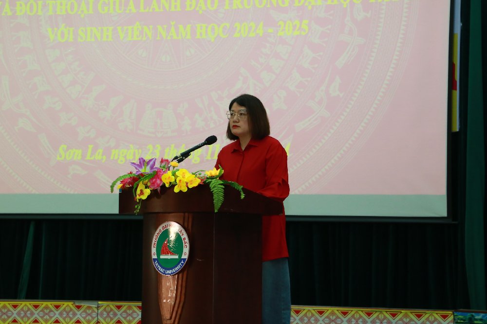 Hội nghị gặp gỡ và đối thoại giữa lãnh đạo Trường Đại học Tây Bắc với sinh viên năm học 2024-2025