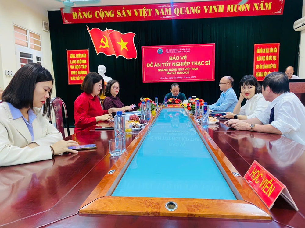 Trường Đại học Tây Bắc tổ chức thành công lễ Bảo vệ Đề án tốt nghiệp Thạc sĩ khoá 11 ngành ngôn ngữ Việt Nam