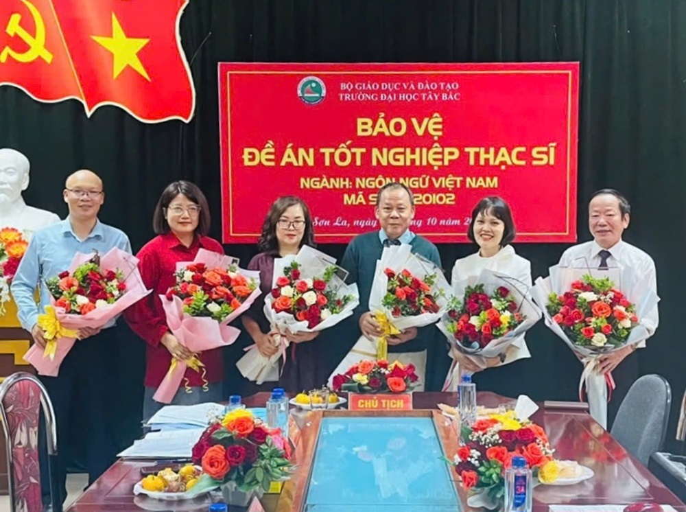 Trường Đại học Tây Bắc tổ chức thành công lễ Bảo vệ Đề án tốt nghiệp Thạc sĩ khoá 11 ngành ngôn ngữ Việt Nam
