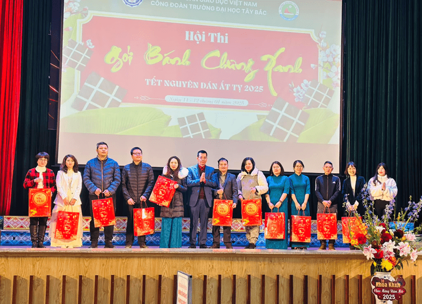 Sôi nổi các hoạt động Xuân yêu thương – Tết sum vầy  tại Trường Đại học Tây Bắc