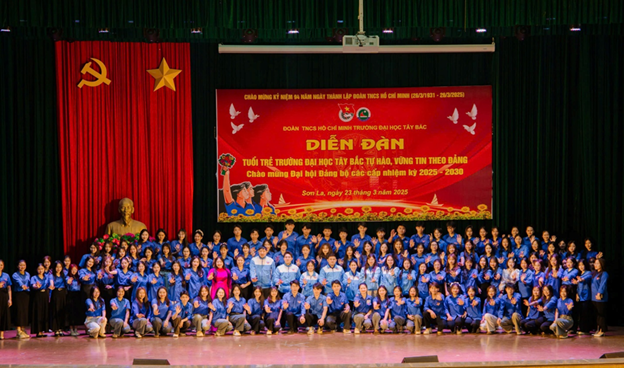 Diễn đàn tuổi trẻ Trường Đại học Tây Bắc  tự hào, vững tin theo Đảng