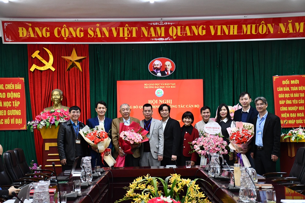 Hội nghị công bố quyết định về công tác cán bộ