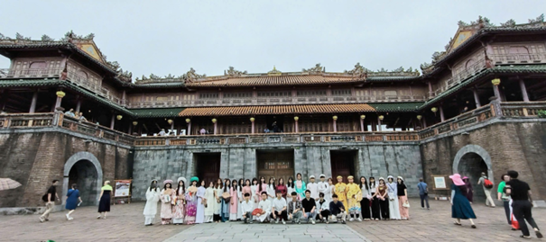 Sinh viên Sư phạm Địa lý Trường Đại học Đây Bắc thực tế chuyên môn tại Miền trung: hành trình kết nối lý thuyết và thực tiễn