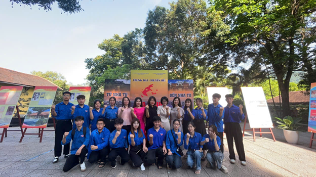 Khoa Khoa học Xã hội tham dự triển lãm chuyên đề “Từ nhà tù Sơn La đến nhà tù Côn Đảo – Địa ngục trần gian”