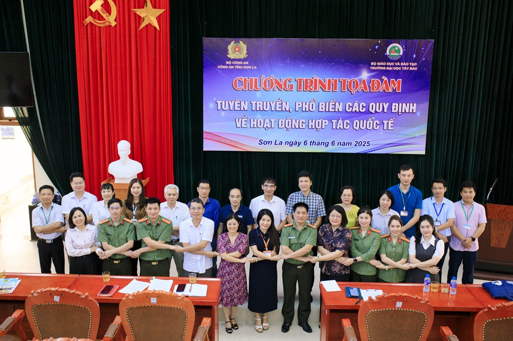 Trường Đại học Tây Bắc phối hợp với Phòng An ninh đối ngoại – Công an tỉnh Sơn La tổ chức buổi tọa đàm, tuyên truyền, phổ biến các quy định về hoạt động hợp tác Quốc tế