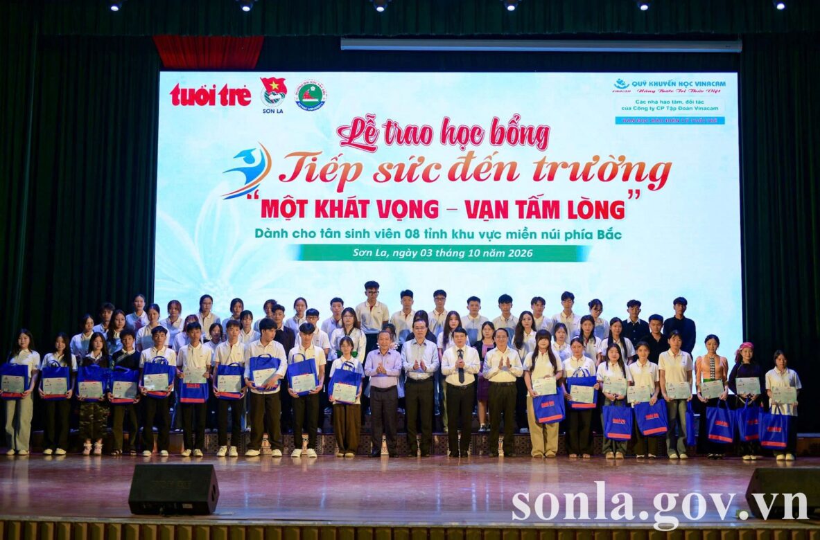 Báo Tuổi trẻ trao học bổng “Tiếp sức đến trường” cho 119 tân sinh viên có hoàn cảnh đặc biệt khó khăn ​