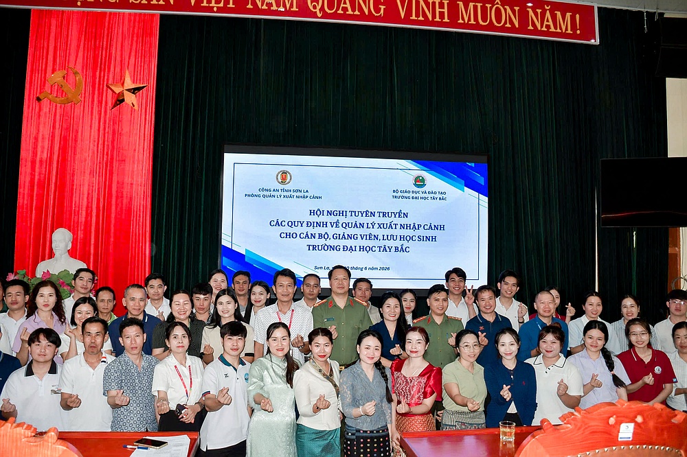 Trường Đại học Tây Bắc phối hợp tổ chức Hội nghị tuyên truyền các quy định về quản lý xuất nhập cảnh