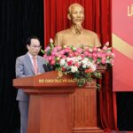 Bộ trưởng Bộ Giáo dục và Đào tạo trao quyết định bổ nhiệm Hiệu trưởng và Phó Hiệu trưởng Trường Đại học Tây Bắc